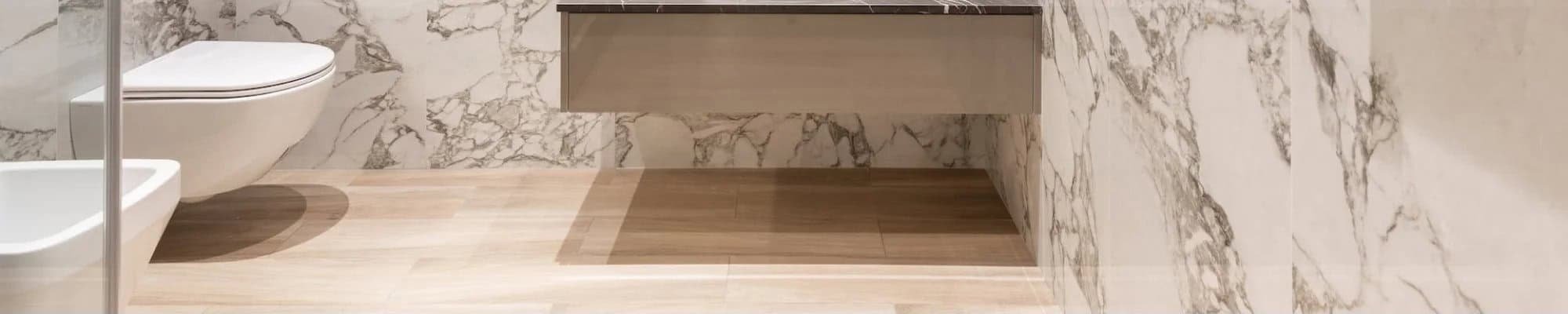 modern bathroom with dramatic tiles | Mitchell's Flooring & Design | Serving Northern Colorado | 70-352-7251 |